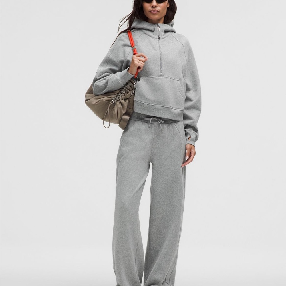 Lululemon scuba mid-rise wide leg pant- size XS *short 28inch